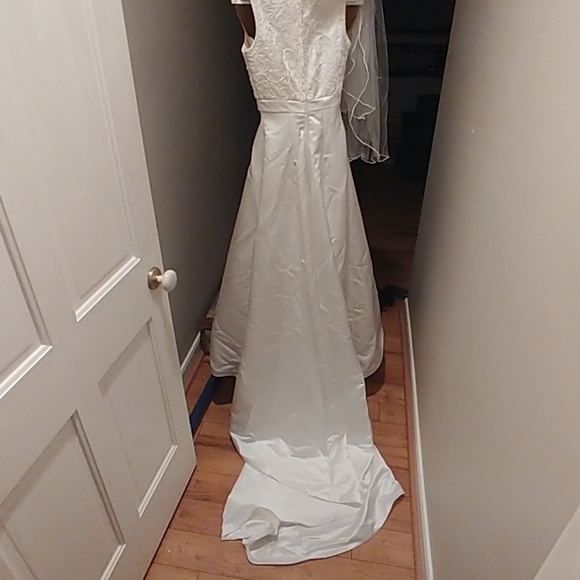Mon Cherie wedding dress - Picture 6 of 6